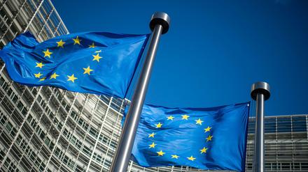 EU-Flaggen vor dem Sitz der Europäischen Kommission in Brüssel.
