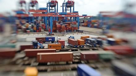 Der Export ist nicht mehr die Paradedisziplin der deutschen Wirtschaft. Das Bild zeigt das Containerterminal Hamburg-Altenwerder.