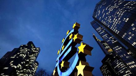 Euro-Dämmerung? Die EZB unternimmt derzeit vieles, um die lahmende Konjunktur im Euroraum zu stützen.
