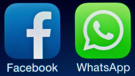 Verbraucherschützen gehen dagegen vor, dass Daten von WhatsApp-Kunden künftig automatisch an Facebook übertragen werden sollen. 