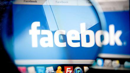 Vor dem geplanten Börsengang steht Facebook unter besonderer öffentlicher Beobachtung.