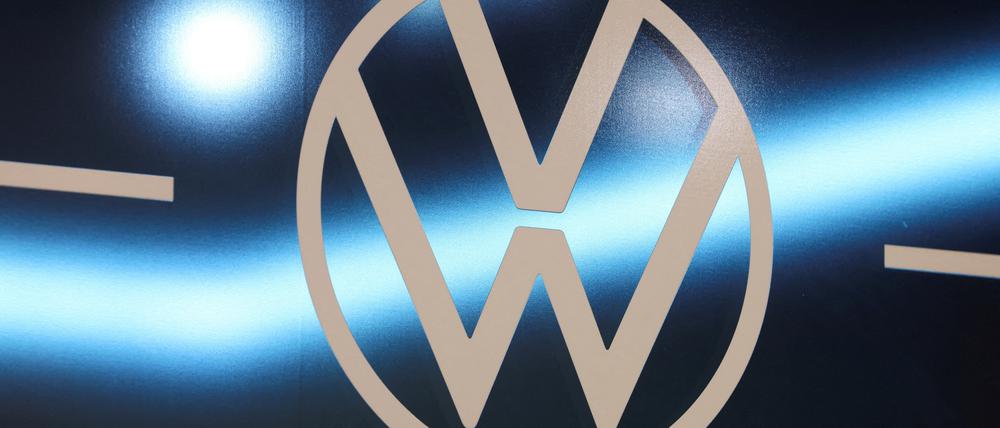 Die von Volkswagen in Kanada geplante neue Batteriezellfabrik soll einem Medienbericht zufolge der weltweit größte Batteriestandort des Wolfsburger Autobauers werden.