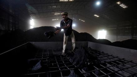 Für die indische Kohleindustrie arbeiten teilweise Menschen aus bettelarmen Verhältnissen.