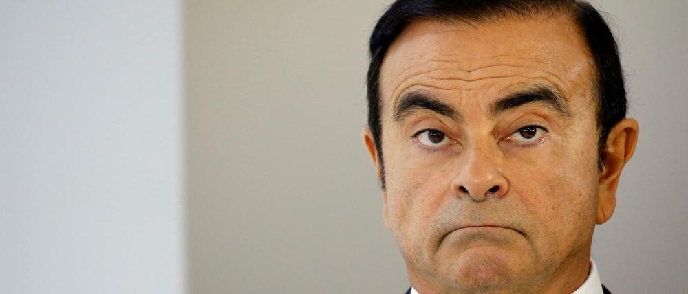 "Betrügerisch" und "korrupt": Carlos Ghosn, Ex-Nissan-Chef auf der Flucht, wird jetzt von dem Autobauer auf Schadenersatz verklagt.