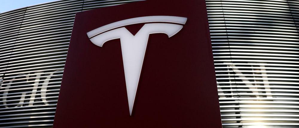 Logo von Tesla in Peking