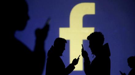 Auch durch die mobile Nutzung von Facebook bekommt der Konzern sehr viele Daten.