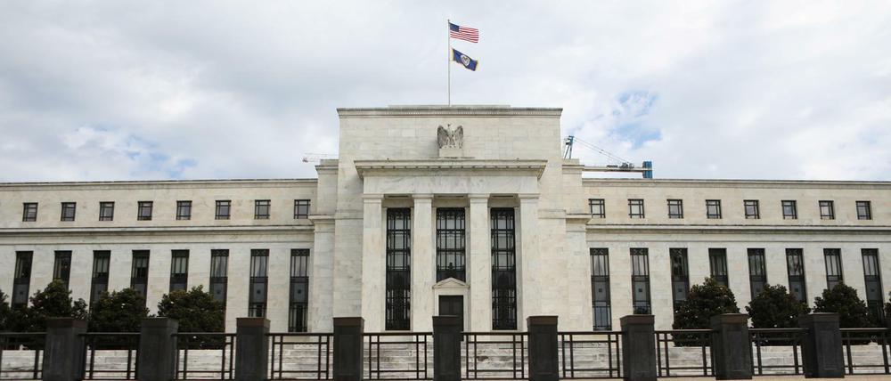 Die US-Notenbank Fed hat am Mittwochabend den Leitzins angehoben. 