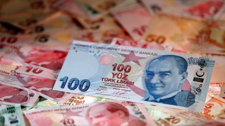 Angesichts des dramatischen Verfalls der türkischen Lira hat die Zentralbank in Ankara verkündet, ihre Zinspolitik zu vereinfachen.