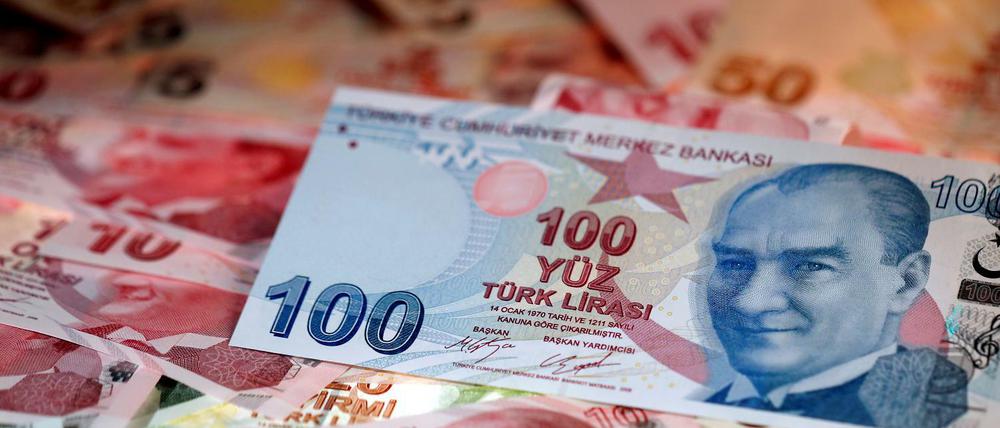 Angesichts des dramatischen Verfalls der türkischen Lira hat die Zentralbank in Ankara verkündet, ihre Zinspolitik zu vereinfachen.