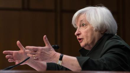 Fed-Chefin Janet Yellen hebt die Zinsen in den USA an.