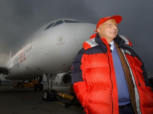 Niki Lauda hat ein gemeinsames Angebot mit Condor für Teile von Air Berlin angekündigt.
