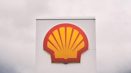 Der Öl- und Erdgaskonzern Shell hat einen großen Klima-Prozess gegen Umweltschutzorganisationen verloren.