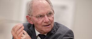 Keine falschen Spekulationen will Wolfgang Schäuble (CDU), hier im Februar 2016, auslösen, als er am Montag ein Buch von Grünen-Politikern vorstellt. 