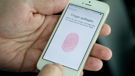 Das neueste Apple-Handy 5s verfügt bereits über einen Fingerabdruck-Scanner.