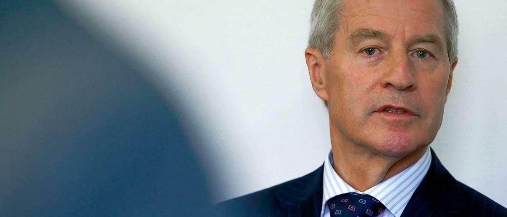 Deutsche-Bank-Chef Jürgen Fitschen sollte am Dienstag vor Gericht aussagen. Jetzt ist sogar der Verhandlungstermin für die kommende Woche abgesagt.