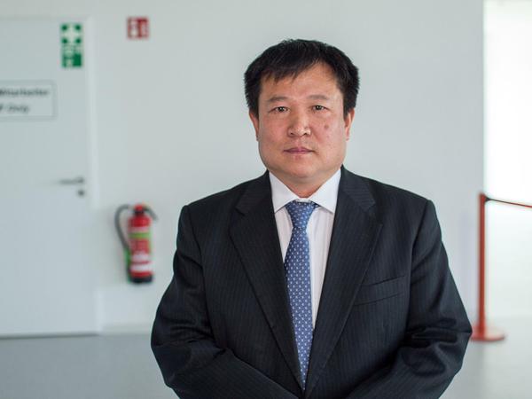 Der chinesische Flughafen-Investor Jonathan Pang (im Mai 2016). Er betreibt den Flugplatz Parchim (Mecklenburg-Vorpommern) und hat im Bieterwettstreit Air Berlin eine Fristverlängerung beantragt.