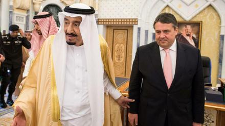 Wirtschaftsminister Sigmar Gabriel im März beim Staatsbesuch beim König und Premierminister von Saudi-Arabien, Salman bin Abdelasis al-Saud.