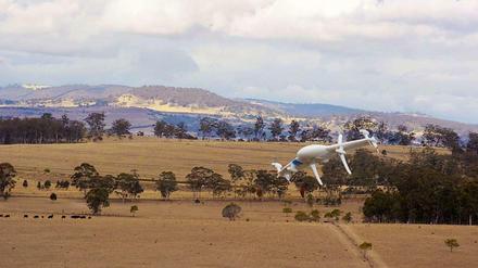 Eine Google-Drohne bei einem Testflug in Queensland (Australien). Google arbeitet genauso wie der Online-Händler Amazon an der Warenzustellung aus der Luft mit Hilfe von Drohnen. 