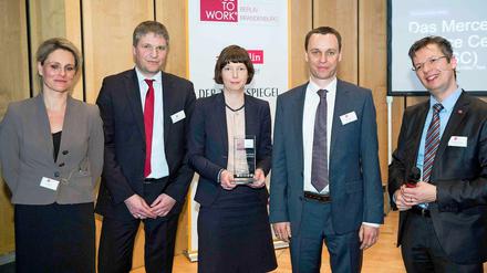 Das Berliner Service Center der Mercedes-Benz Bank erhielt den neuen Sonderpreis "Ausbildung".