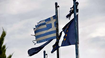 In Fetzen. Zur Sanierung Europas bedarf es mehr als einer Fortführung des griechischen Sparkurses.