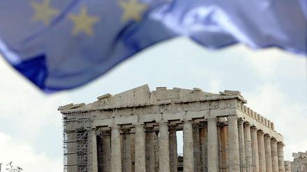 Für Athen wird es eng: Eine Rating-Agentur hat die Bonität des Landes weiter herabgestuft.