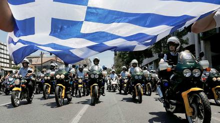 Nach wie vor demonstrieren die Griechen gegen die sozialen Einschnitte, die die Regierung durchsetzen will, um die Auflagen der Troika erfüllen zu können.