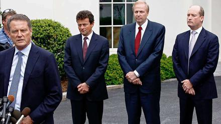 Der neue und der alte Chef-Büßer. Tony Hayward (l) und Robert Dudley (r) am Donnerstag nach einem Treffen mit US-Präsident Barack Obama in Washington.