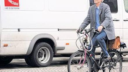 Vorbild. Hans-Christian Ströbele von den Grünen fährt per Rad zur Arbeit.Foto: dpa