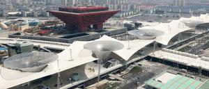 Der Nabel der Welt. Seit Jahren bereitet sich Schanghai auf die Expo vor, zu der von Anfang Mai bis Ende Oktober rund 70 Millionen Besucher erwartet werden. Foto: Reuters