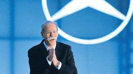 Blick nach vorne. Daimler-Chef Dieter Zetsche setzt Mercedes für die Zukunft ehrgeizige Renditeziele. Kurzfristig müssen sich die Aktionäre aber noch gedulden. Foto: ddp