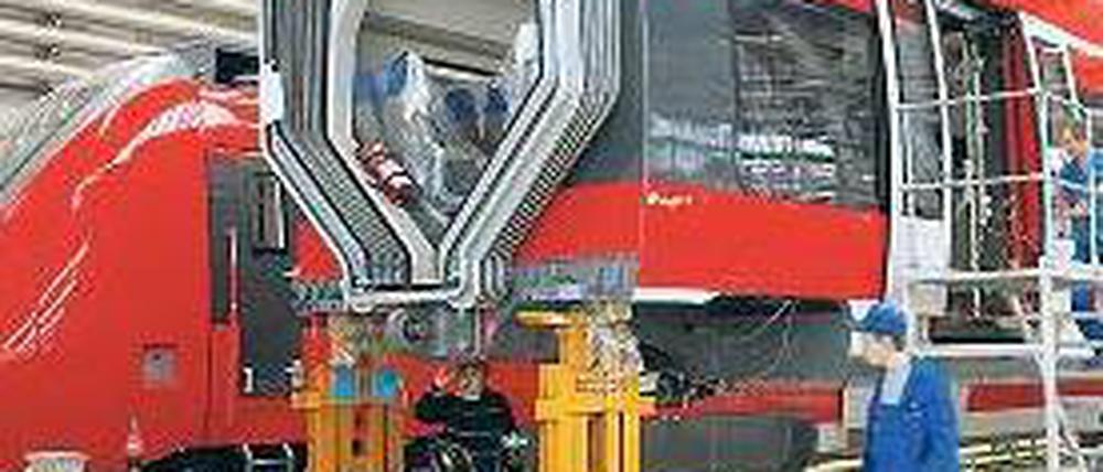 Talent-Montage. Die Bahn hat mehr als 300 Züge bei Bombardier bestellt. Foto: dpa