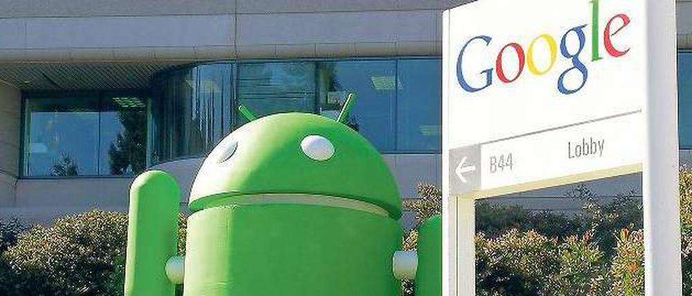 Winke, winke Konkurrenz. Dass Google so gut abschneidet, liegt auch an der Smartphone-Software Android, deren Maskottchen ein grüner Roboter ist. 
