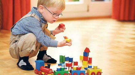Beliebt bei Kindern: Holzspielzeug. Es enthält aber häufig gesundheitsgefährdende Stoffe, hat die Stiftung Warentest ermittelt. Foto: Imago