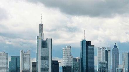 Frankfurts Türme. „Im Segment Staatsanleihen ist die Ampel von Grün auf Rot gesprungen“, warnt die Bundesbank. 