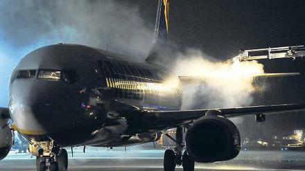 Kalte Dusche. Ryanair-Chef Michael O’Leary macht die Flugabgabe für die Kürzungen verantwortlich. 