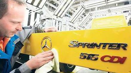 Brandenburg sprintet. Der Mercedes-Transporter Sprinter wird in Ludwigsfelde produziert. Bisher werden die Fahrzeuge nach Russland exportiert – dafür zahlt Daimler hohe Zölle. Foto: dapd
