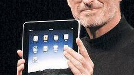 Wie immer im schwarzen Rolli: Steve Jobs stellte am 27. Januar in San Francisco das iPad vor. Foto: AFP