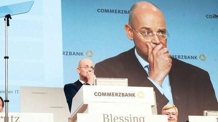 Nichts sagen. Commerzbank-Chef Martin Blessing sah sich heftigen Vorwürfen der Aktionäre ausgesetzt. 