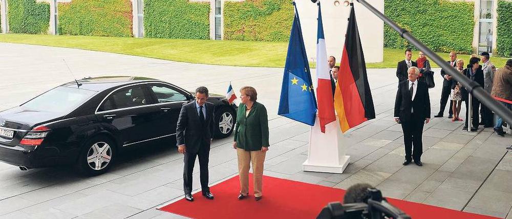 Noch nicht. Angela Merkel und Nicolas Sarkozy, hier am Kanzleramt, lehnen die Euro-Bonds ab, jedenfalls vorerst. Foto: dpa