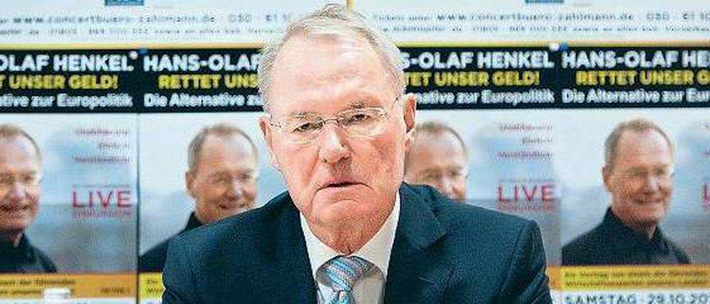 Euro für alle. Hans-Olaf Henkel wähnt sich in der „Maulkorb-Republik“. In den Medien dürfe er nicht ausreden, sagt er, deshalb zieht es ihn nun in die großen Hallen. 