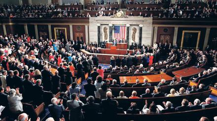 The Show must go on. Der US-Präsident verkündete im Repräsentantenhaus, wie er die Wirtschaft ankurbeln will. Foto: Reuters