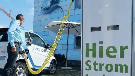 Das Angebot wächst. Auch ohne Kaufprämien bringen deutsche Hersteller zunehmend Elektroautos auf den Markt. Foto: dpa/p-a
