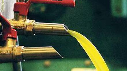 Das Öl fließt – hier in einer Ölmühle in Montepulciano. Italienisches Olivenöl ist teurer als Ware aus Spanien oder Marokko. 