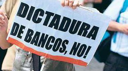 Protest: Die spanischen Bürger haben die Nase voll. Sie wollen nicht für die Misswirtschaft ihrer Banken haften. Foto: dapd