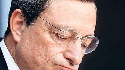 Die Europäische Zentralbank, hier ihr Präsident Mario Draghi, wertet die Entwicklung als „ermutigendes Zeichen“. Foto: dapd