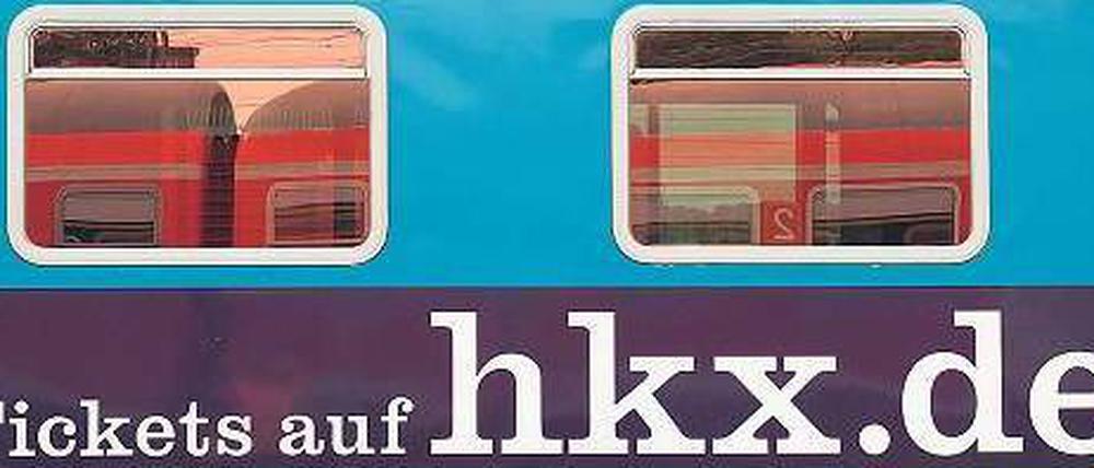 Einsteigen. Auf der Strecke Hamburg–Köln fährt seit heute nicht nur die Deutsche Bahn. Doch gegen den Staatskonzern haben es private Anbieter nicht leicht. 