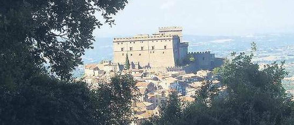 Castello Orsini in Soriano. Auch dieses mittelalterliche Schloss auf dem Monti Cimini in Mittelitalien steht zum Verkauf.