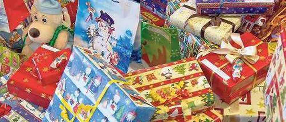 Bald ist das Christkind da – mit vielen bunten Päckchen. Bei den Kleinen stecken vor allem Spielwaren drin. 