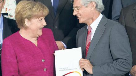 Gemeinsam unterwegs. Seit knapp drei Jahren berät Henning Kagermann Bundeskanzlerin Angela Merkel in Sachen Elektromobilität. 
