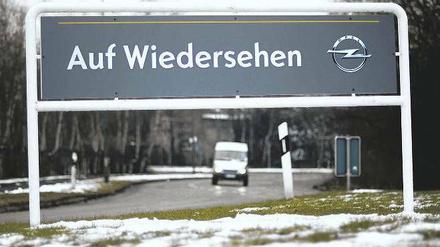 Last Exit Bochum. Betriebsratschef Rainer Einenkel glaubt weiter an Verhandlungen mit der Opel-Führung, die aber bekräftigte das Vorhaben, „die Automobilproduktion im Bochumer Werk Ende 2014 auslaufen zu lassen“.